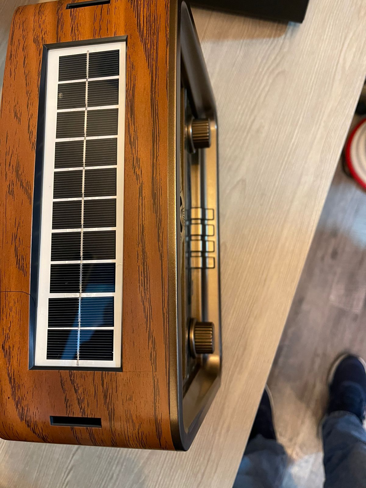 راديو يعمل على طاقة شمسية و كهربائي و على بطارية و سماعة بلوتوث مع ريموت كنترول الحجم الكبير - الصورة 2