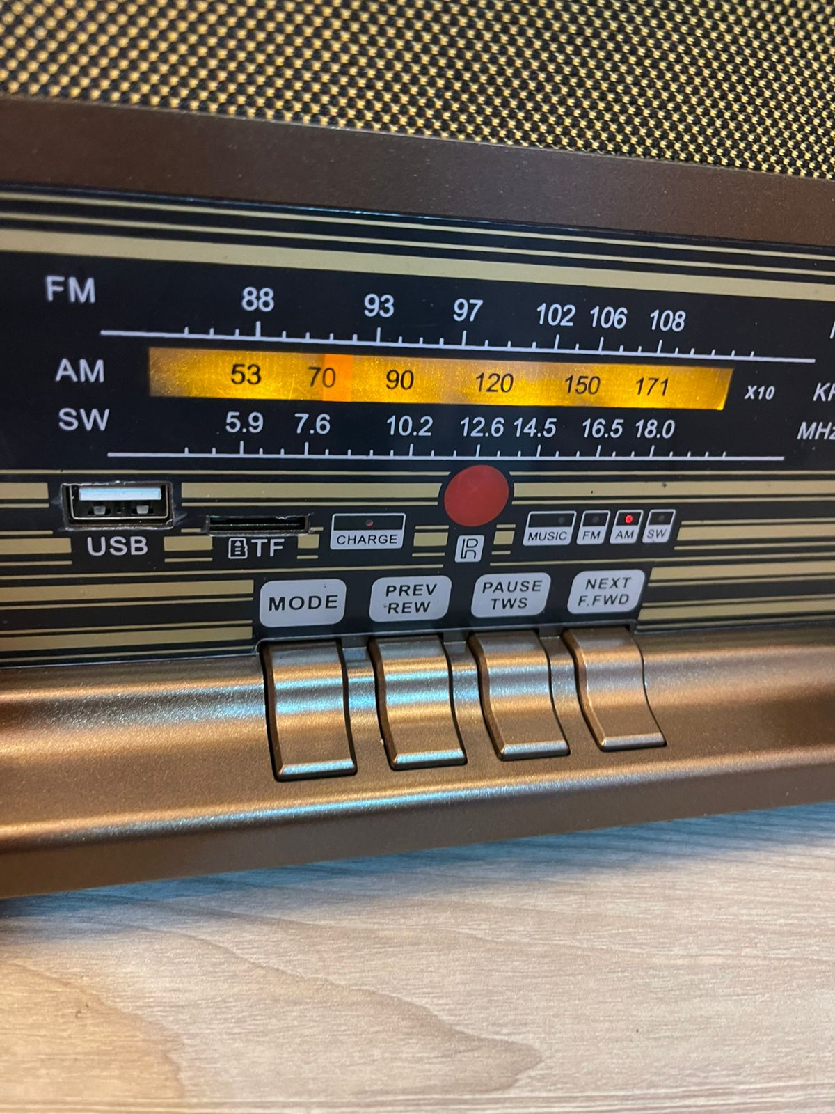 راديو يعمل على طاقة شمسية و كهربائي و على بطارية و سماعة بلوتوث مع ريموت كنترول الحجم الكبير - الصورة 3